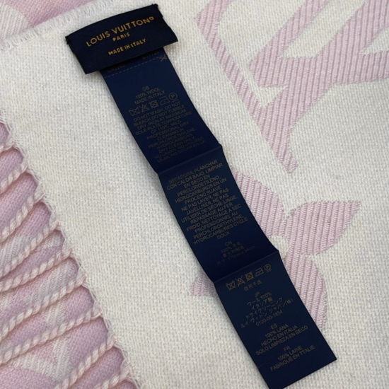 LV Jacquard texture 186*34cm 100% sheep wool